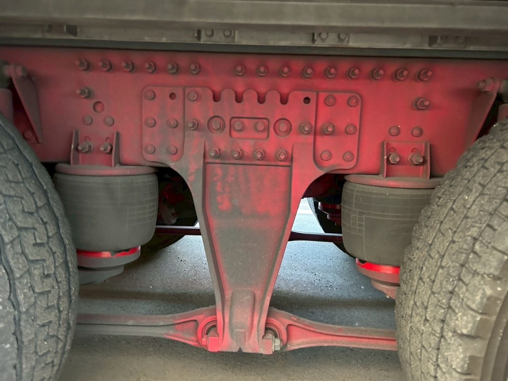 UDトラックス クオン 2PG-CG5CAの写真5