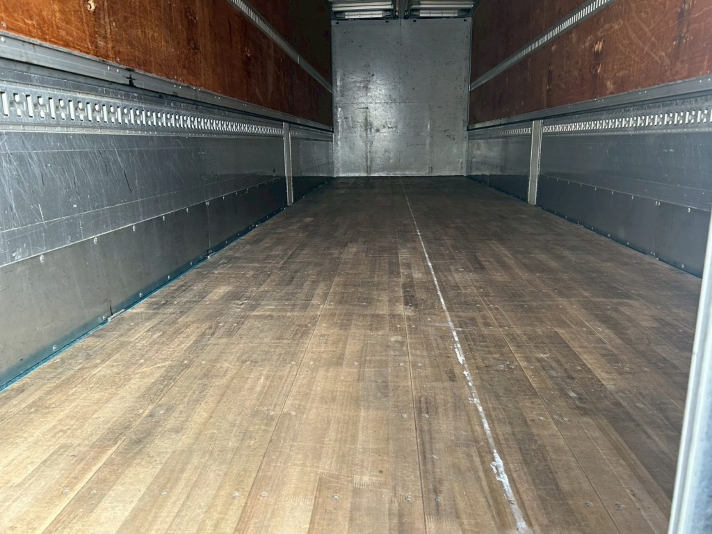 UDトラックス クオン 2PG-CG5CAの写真6