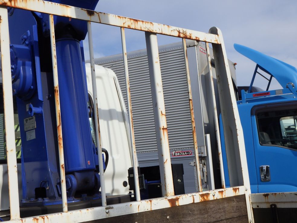 トリイ裏側にキズ・サビがあります。|三菱 ファイター 2KG-FK71F(2WD)の写真33