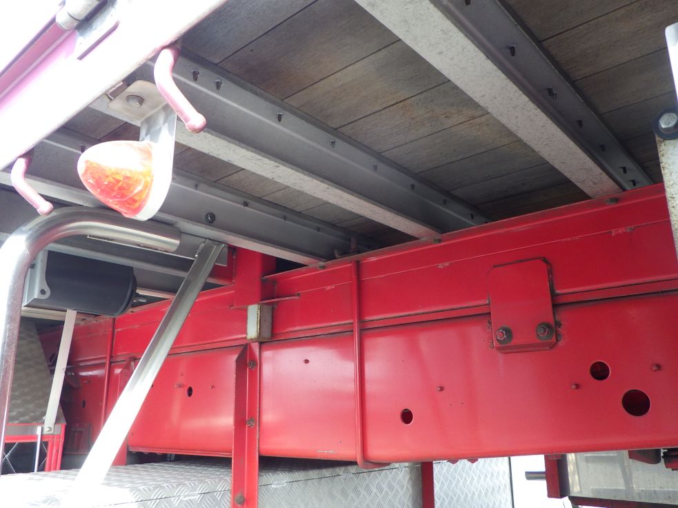 シャーシとネタの状態です。（縦は鉄・横ネタはアルミ一部鉄製です）|日野 プロフィア QPG-FR1EXEGの写真7