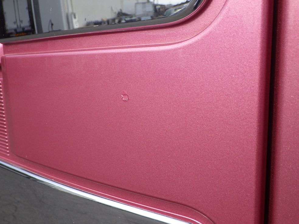 フロントパネルにヘコミがあります。|日野 プロフィア QPG-FR1EXEGの写真23