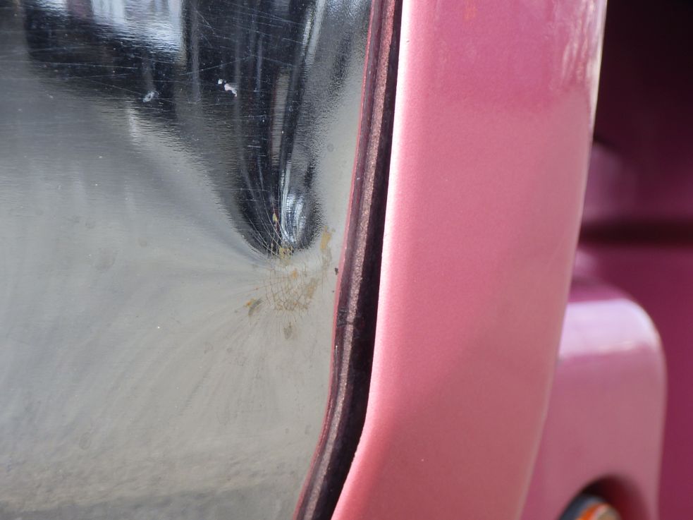 フロントバンパーにキズ・ヘコミがあります。|日野 プロフィア QPG-FR1EXEGの写真25