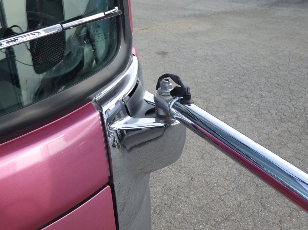 助手席側ミラーステーカバーが欠損しています。|日野 プロフィア QPG-FR1EXEGの写真26