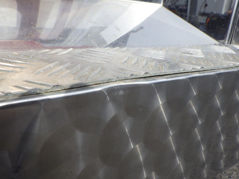 リヤバンパーにヘコミがあります。|日野 プロフィア QPG-FR1EXEGの写真38