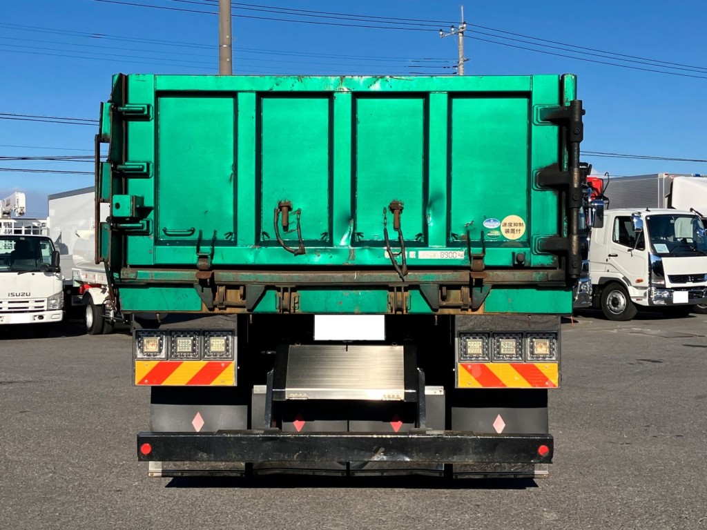 リヤゲートは下開き/片開き兼用です。|三菱 スーパーグレート QKG-FV50VYの写真8