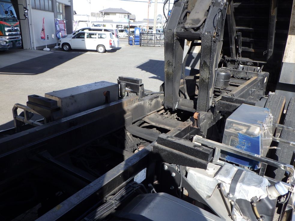 シャーシの状態です。|三菱 スーパーグレート QKG-FV50VYの写真12