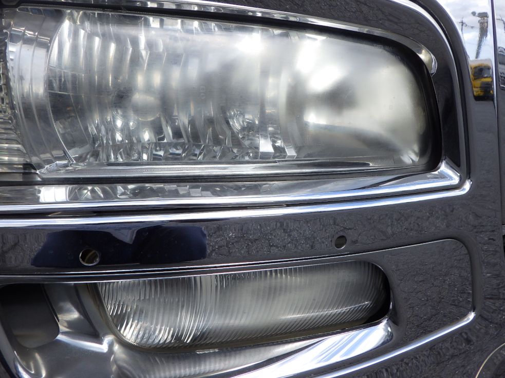 左右のヘッドランプレンズにクモリがあります。|三菱 スーパーグレート QKG-FV50VYの写真28