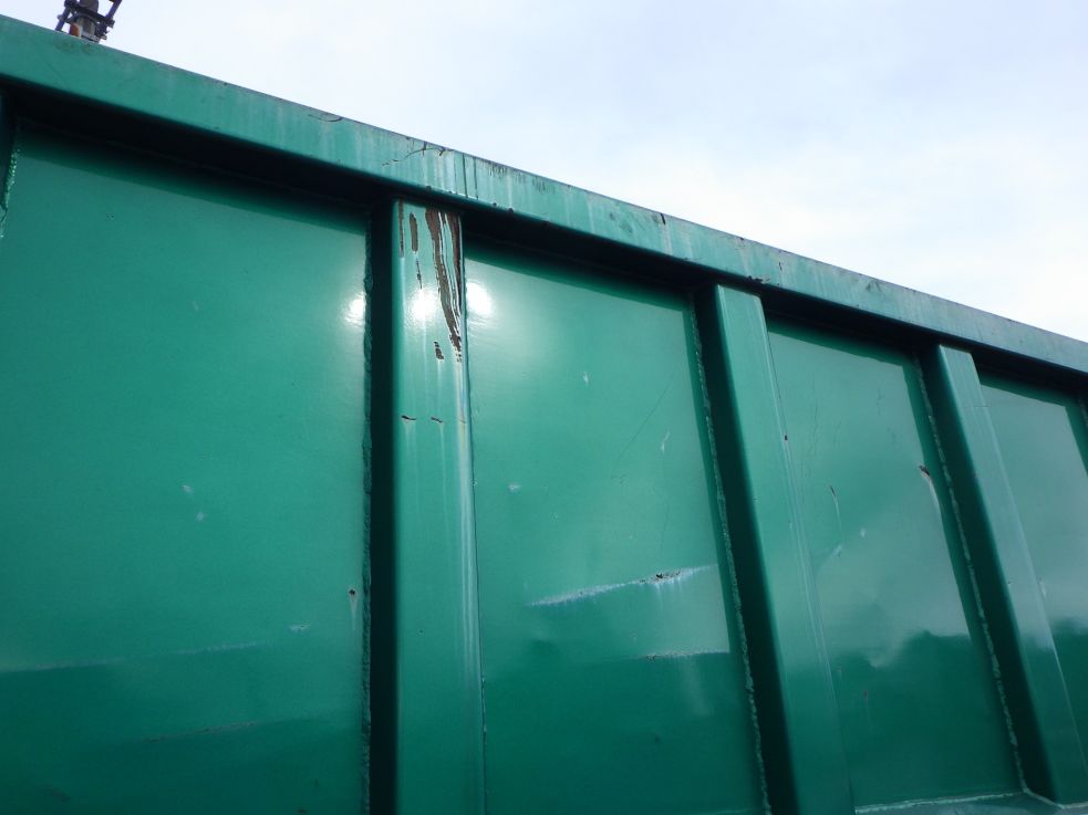 助手席側にキズ・サビ・凹凸があります。|三菱 スーパーグレート QKG-FV50VYの写真30