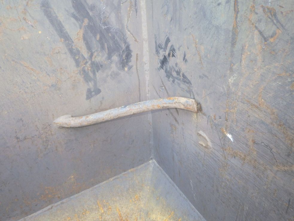 荷台足掛けに溶接の剝がれがあります。|三菱 スーパーグレート QKG-FV50VYの写真38