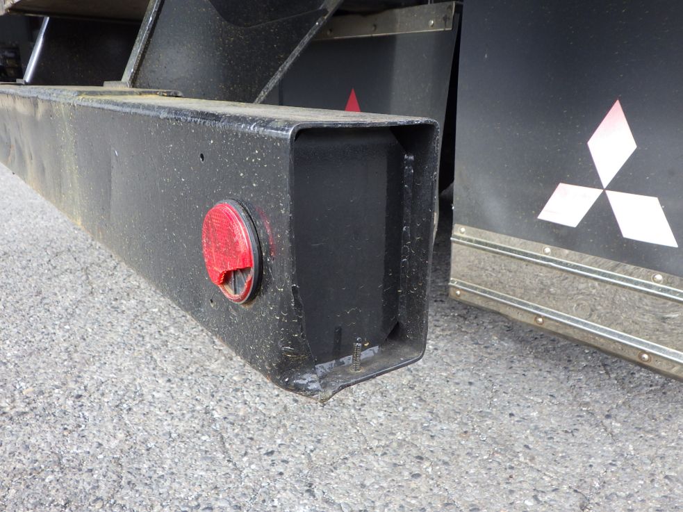 リヤバンパーの左右のカバーが欠損しています。|三菱 スーパーグレート QKG-FV50VYの写真42