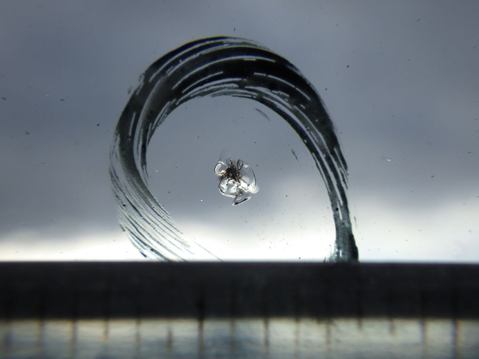 フロントガラスに小キズがあります。|いすゞ フォワード 2RG-FRR90S2(2WD)の写真13