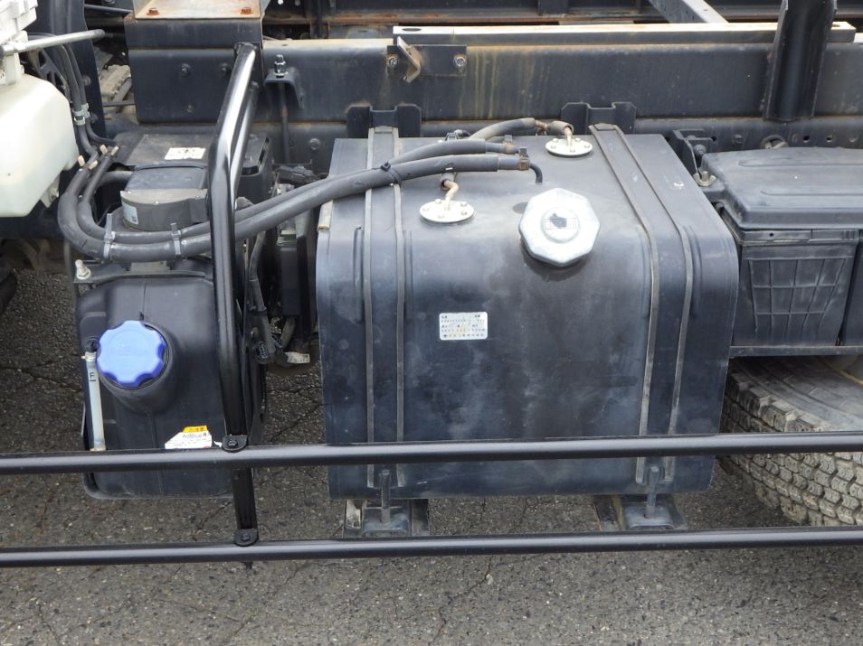 燃料タンクは９０Lです。|いすゞ フォワード 2RG-FRR90S2(2WD)の写真14