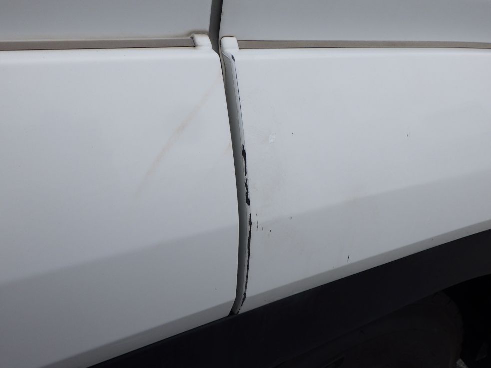 運転席側フェンダーにキズがあります。（助手席側にもあります）|いすゞ フォワード 2RG-FRR90S2(2WD)の写真20