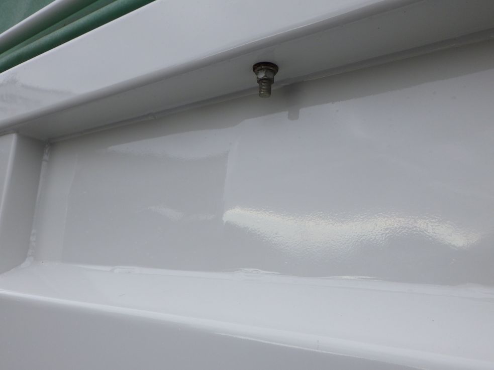 ボディーの両サイドに凸があります。|いすゞ フォワード 2RG-FRR90S2(2WD)の写真27