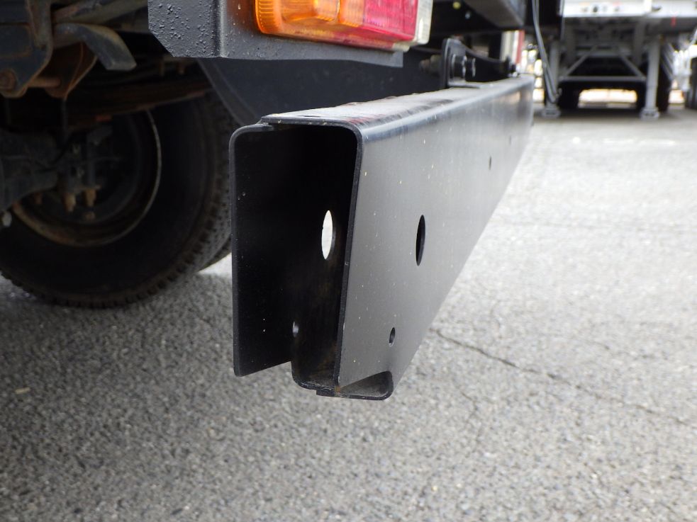 リヤバンパーの助手席側カバー欠損しています。|いすゞ フォワード 2RG-FRR90S2(2WD)の写真34