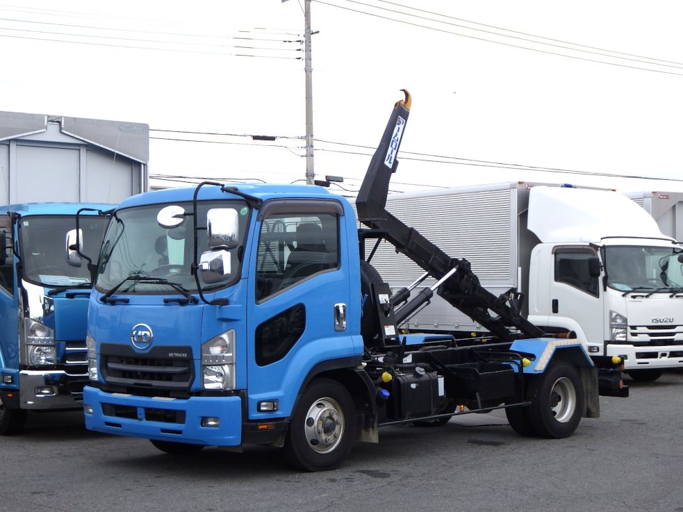 UDトラックス コンドル 2RG-BRR90S2(2WD)の写真1