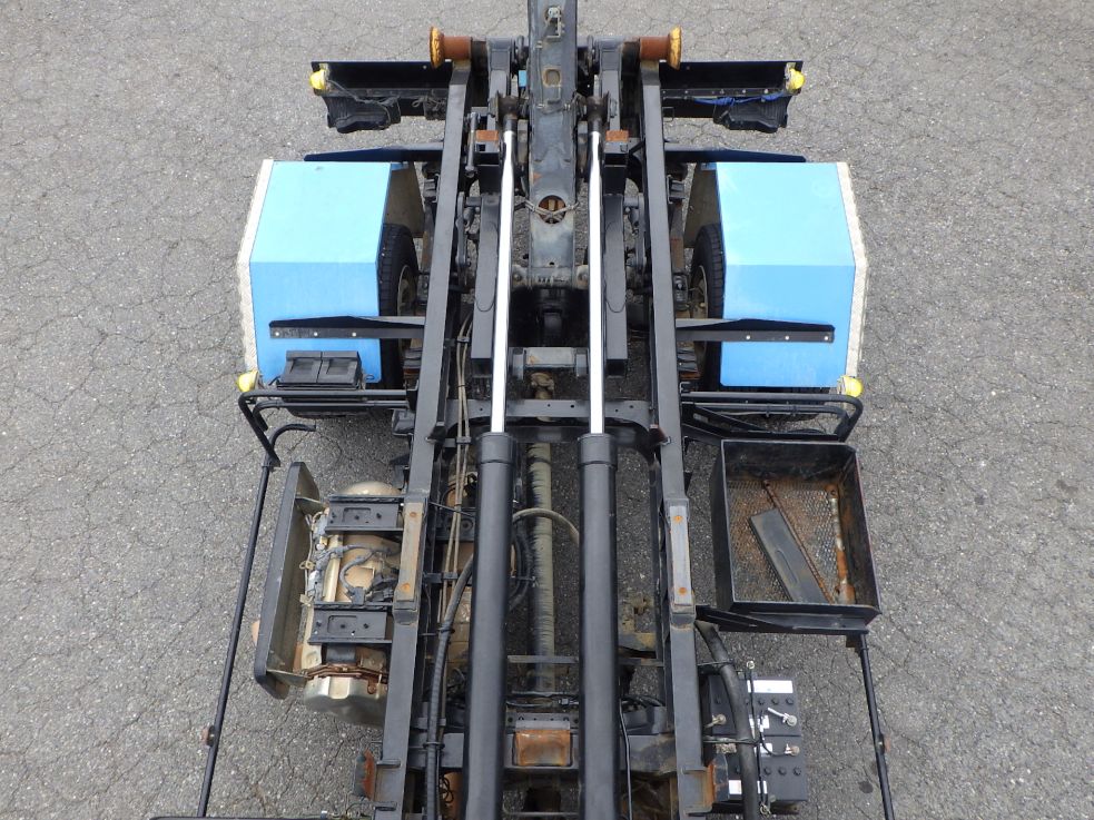 ツインシリンダーです。|UDトラックス コンドル 2RG-BRR90S2(2WD)の写真8