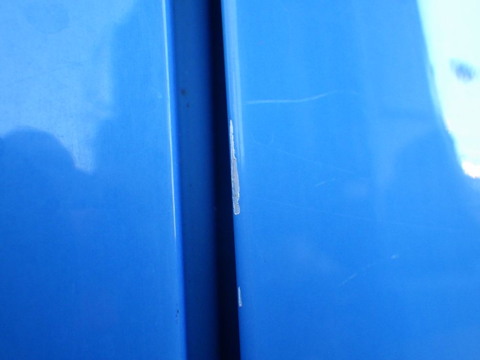 運転席側ドアにキズがあります。（助手席側にもあります）|UDトラックス コンドル 2RG-BRR90S2(2WD)の写真19