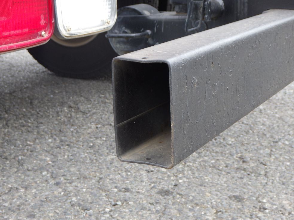 リヤバンパーの左右のカバーが欠損しています。|UDトラックス コンドル 2RG-BRR90S2(2WD)の写真24