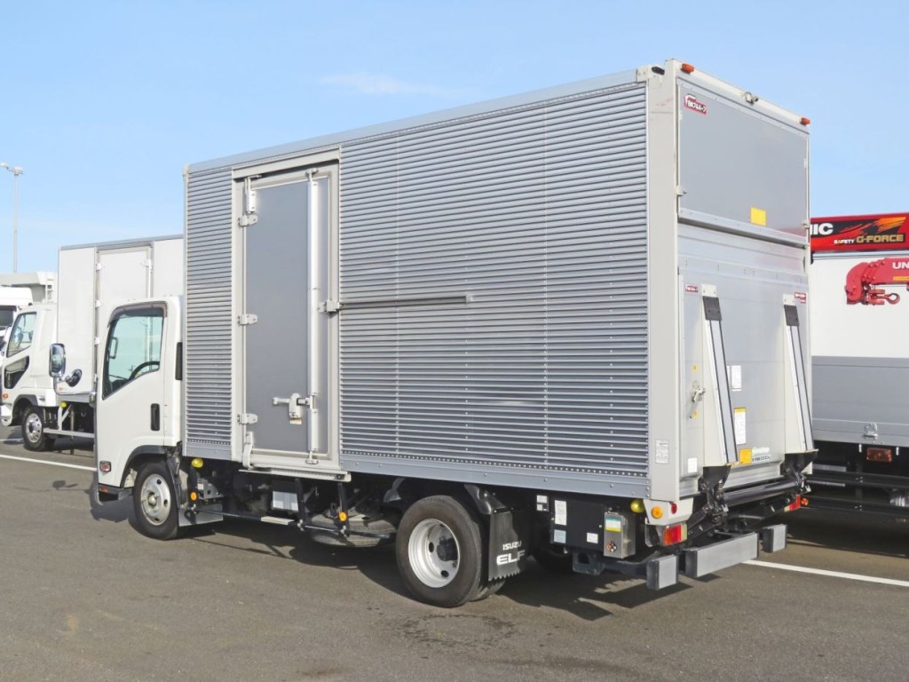 いすゞ エルフ 2RG-NMR88AN(2WD)の写真3