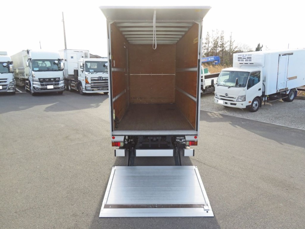 いすゞ エルフ 2RG-NMR88AN(2WD)の写真7