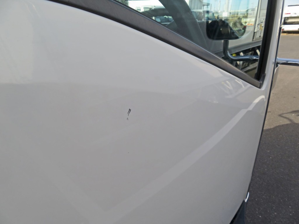 いすゞ エルフ 2RG-NMR88AN(2WD)の写真25