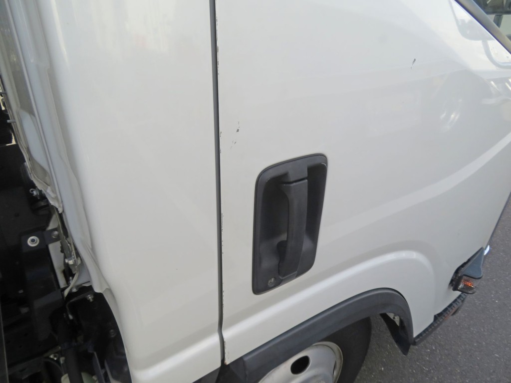 いすゞ エルフ 2RG-NMR88AN(2WD)の写真26