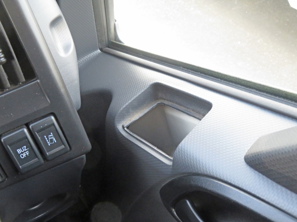 いすゞ エルフ 2RG-NMR88AN(2WD)の写真27