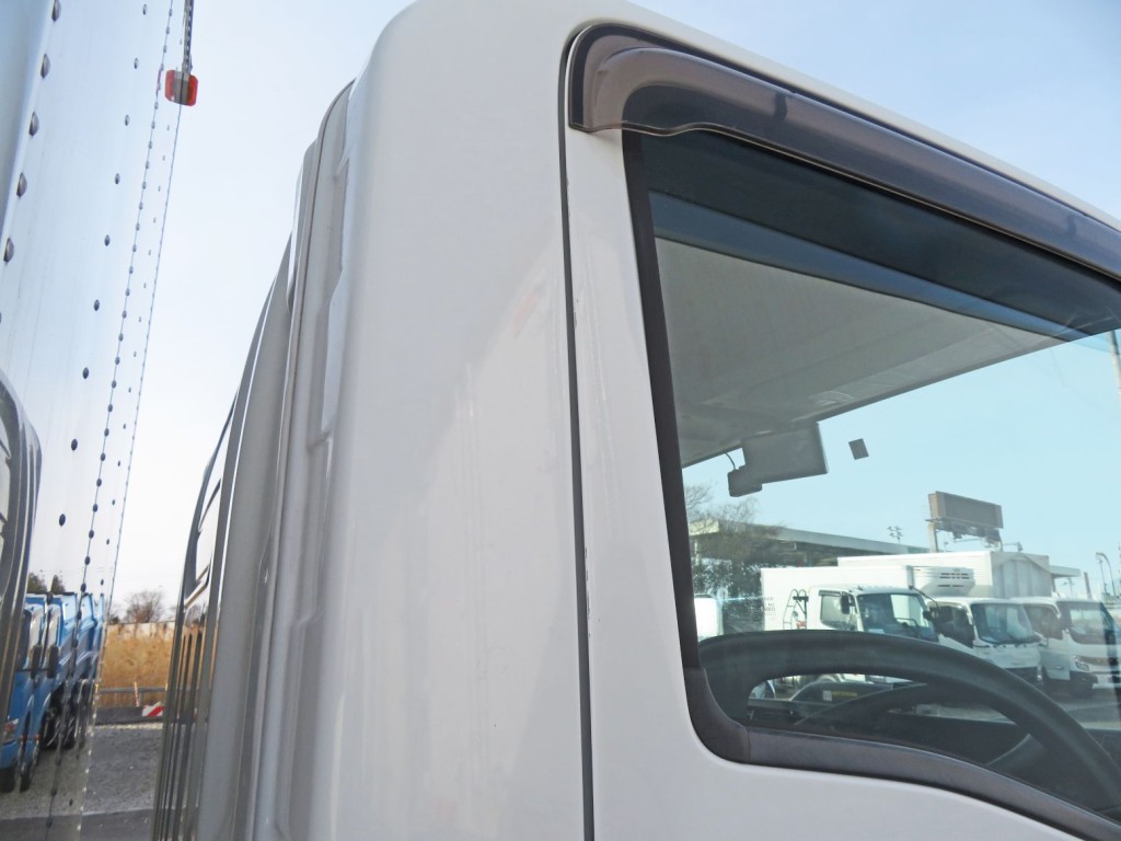 いすゞ エルフ 2RG-NMR88AN(2WD)の写真28