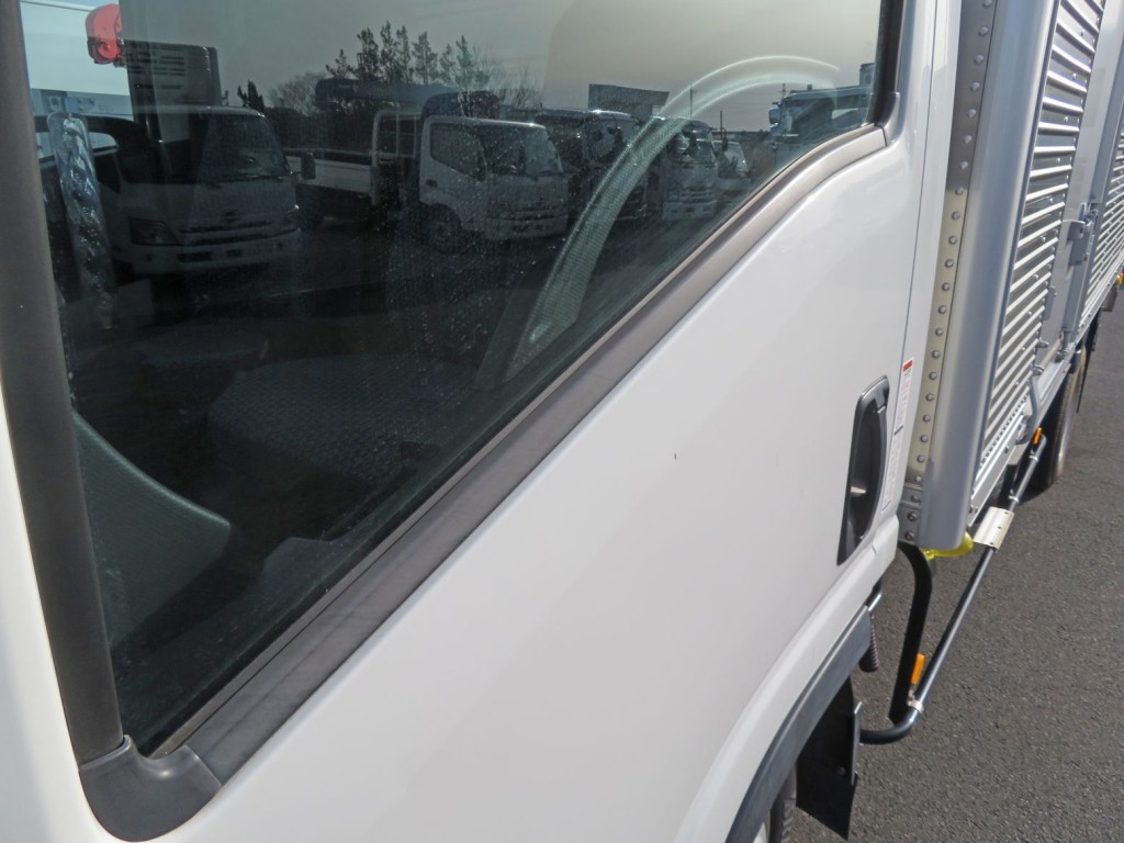 いすゞ エルフ 2RG-NMR88AN(2WD)の写真35