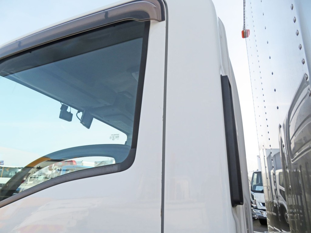 いすゞ エルフ 2RG-NMR88AN(2WD)の写真36