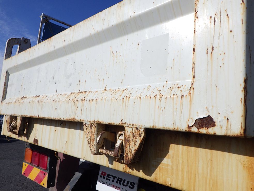 リヤ周りにキズ・サビがあります。|いすゞ ギガ QKG-CXZ77ATの写真34