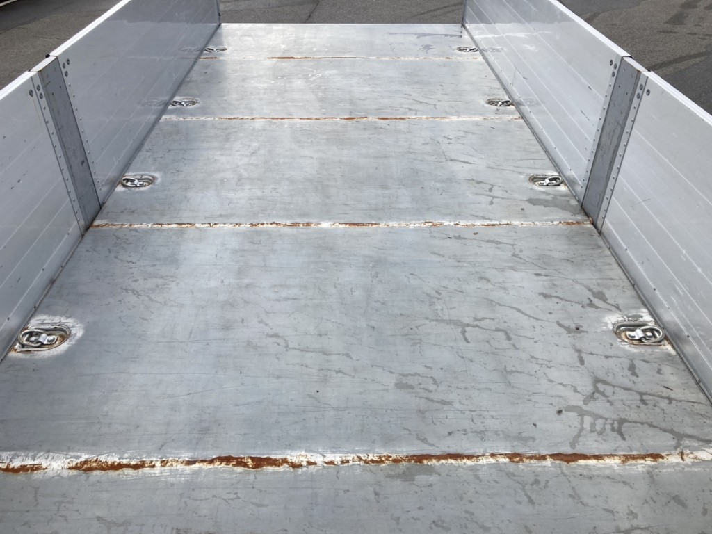 床後方の状態です。（鉄板張り）|日野 レンジャー 2KG-FD2ABA(2WD)の写真20