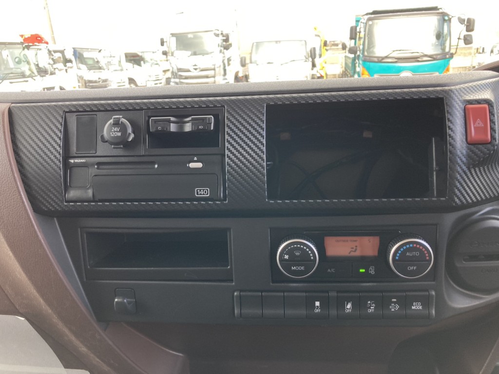 インパネ周りです。（オーディオレス）|日野 レンジャー 2KG-FD2ABA(2WD)の写真28