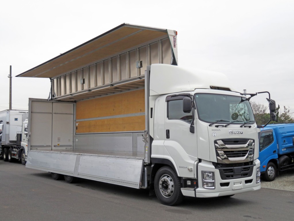 いすゞ ギガ 2PG-CYL77Cの写真2