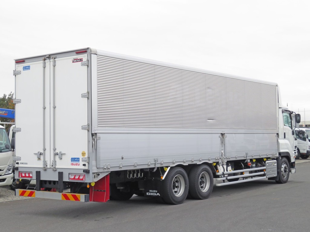 いすゞ ギガ 2PG-CYL77Cの写真4