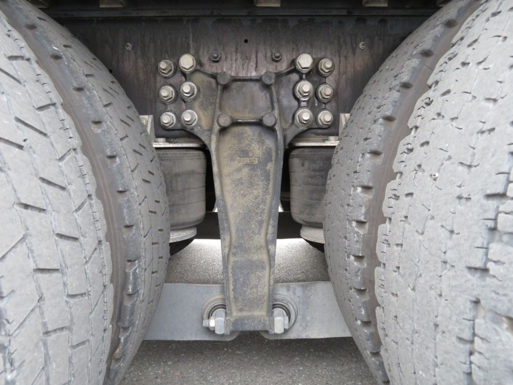 いすゞ ギガ 2PG-CYL77Cの写真5