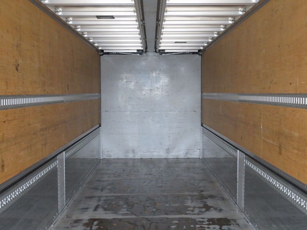 いすゞ ギガ 2PG-CYL77Cの写真9