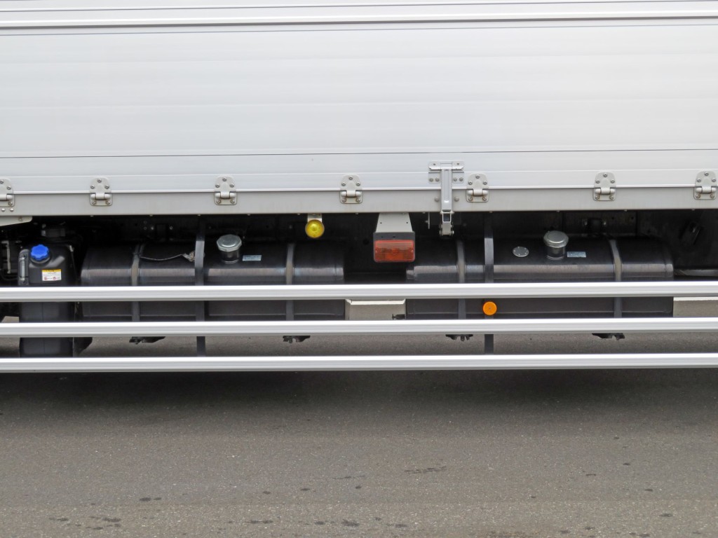 いすゞ ギガ 2PG-CYL77Cの写真18