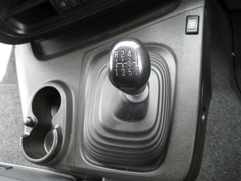 いすゞ ギガ 2PG-CYL77Cの写真22