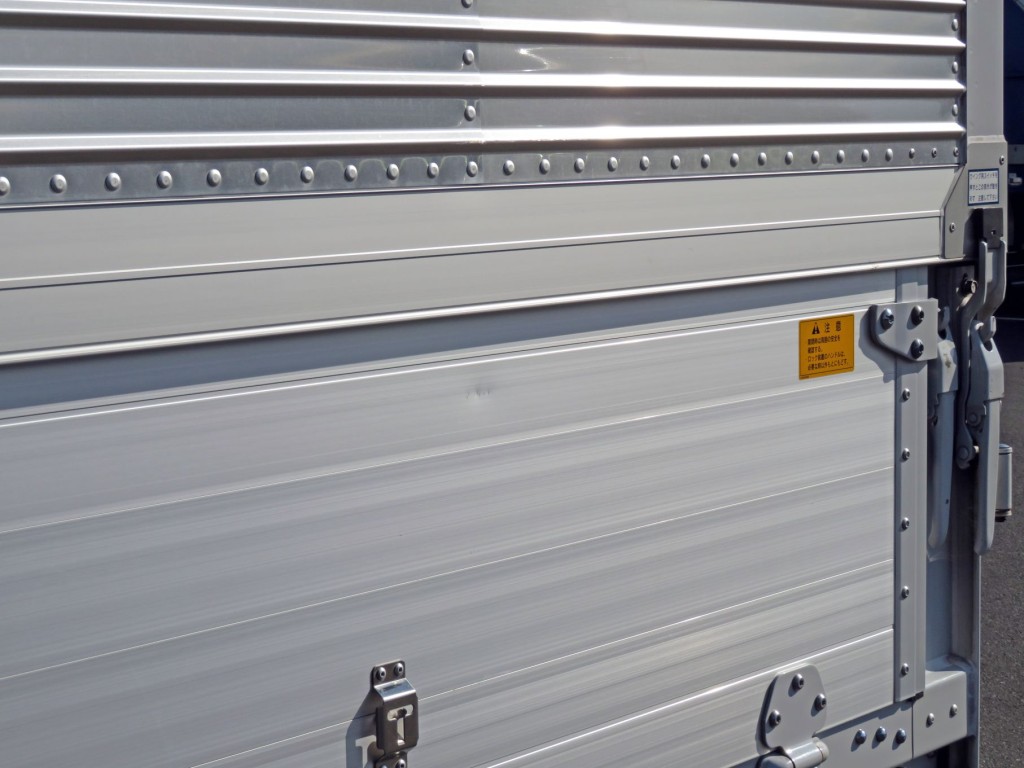 助手席側あおり後方に小さいヘコミがあります。|三菱 キャンター 2PG-FEB80(2WD)の写真16