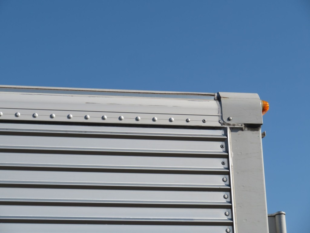 助手席側羽根の上部にキズがあります。|三菱 キャンター 2PG-FEB80(2WD)の写真18