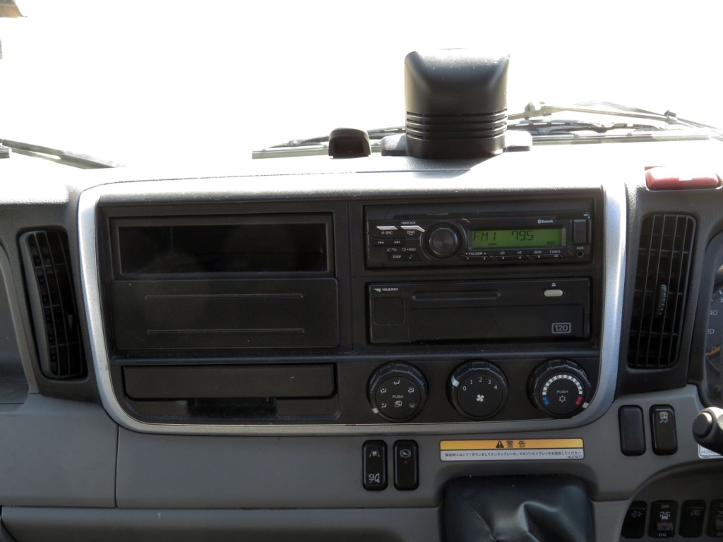インパネ周りの状態です。|三菱 キャンター 2PG-FEB80(2WD)の写真21