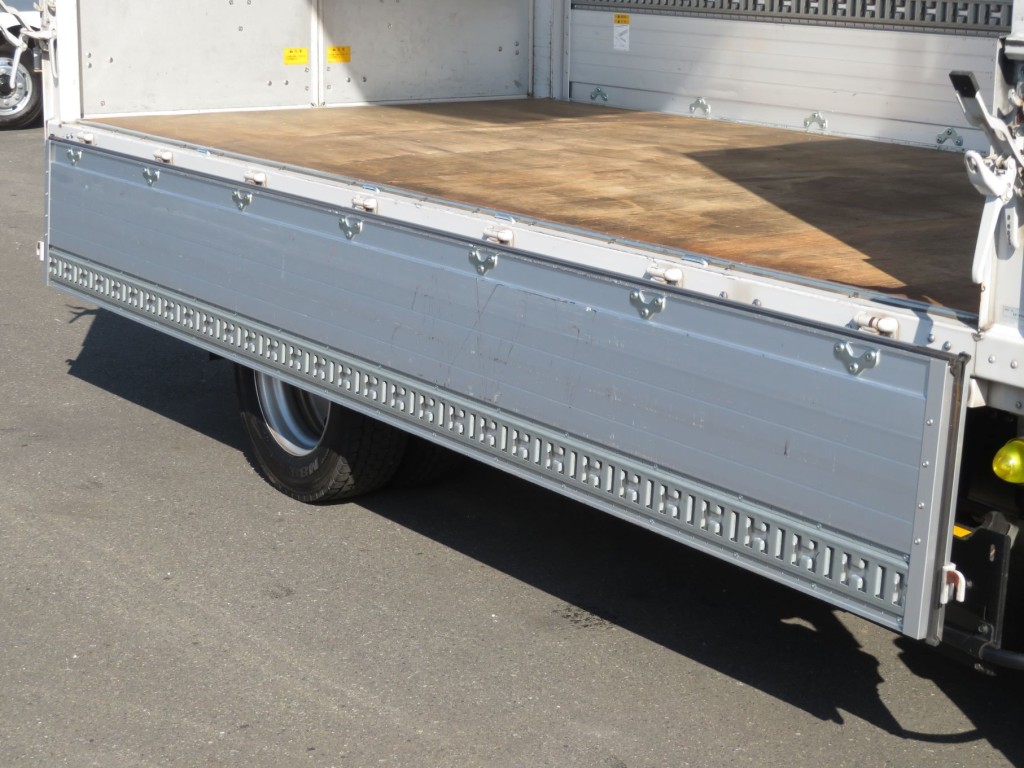 運転席側あおり内側の状態です。（助手席側も同じような状態です）|三菱 キャンター 2PG-FEB80(2WD)の写真35