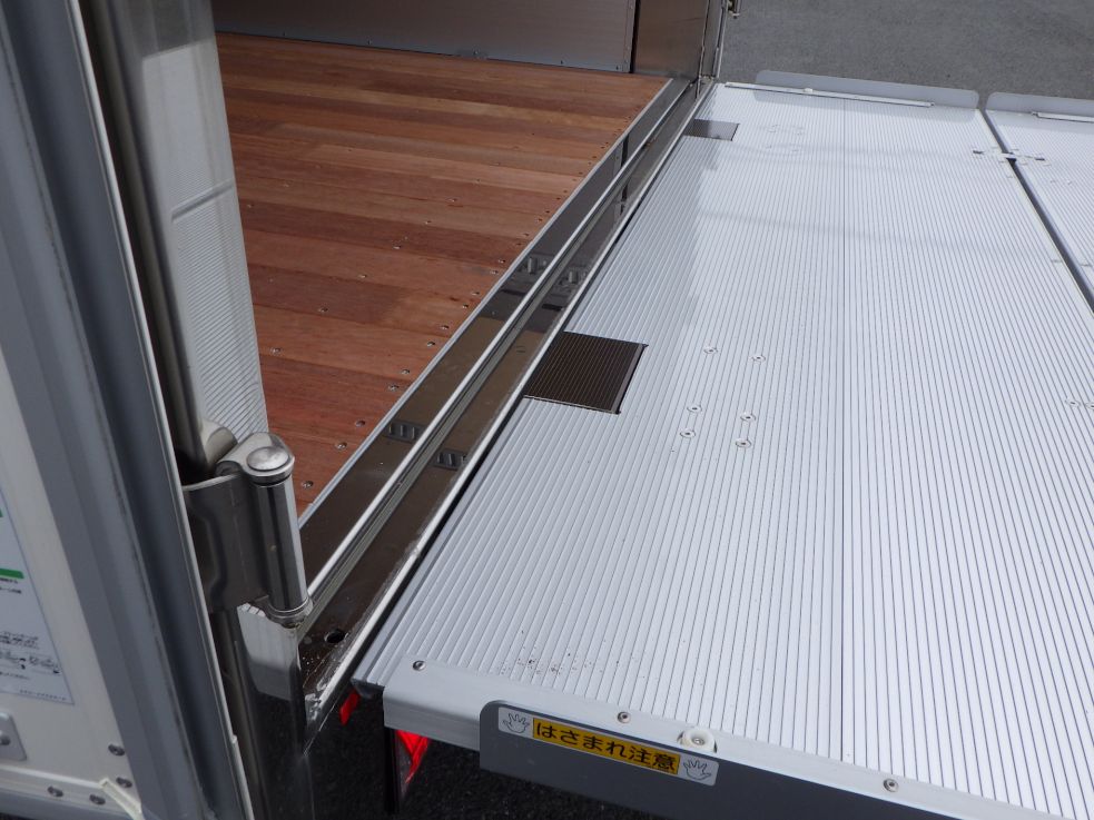 日野 プロフィア 2DG-FW1AHCの写真12