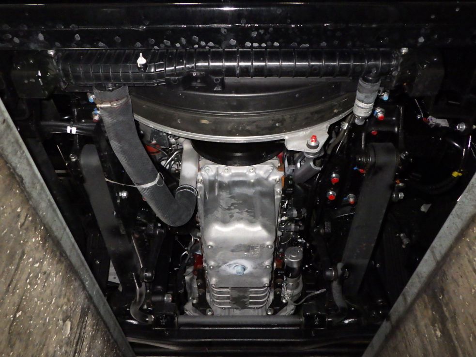 ボディー下周りの状態です。|日野 プロフィア 2DG-FW1AHCの写真32