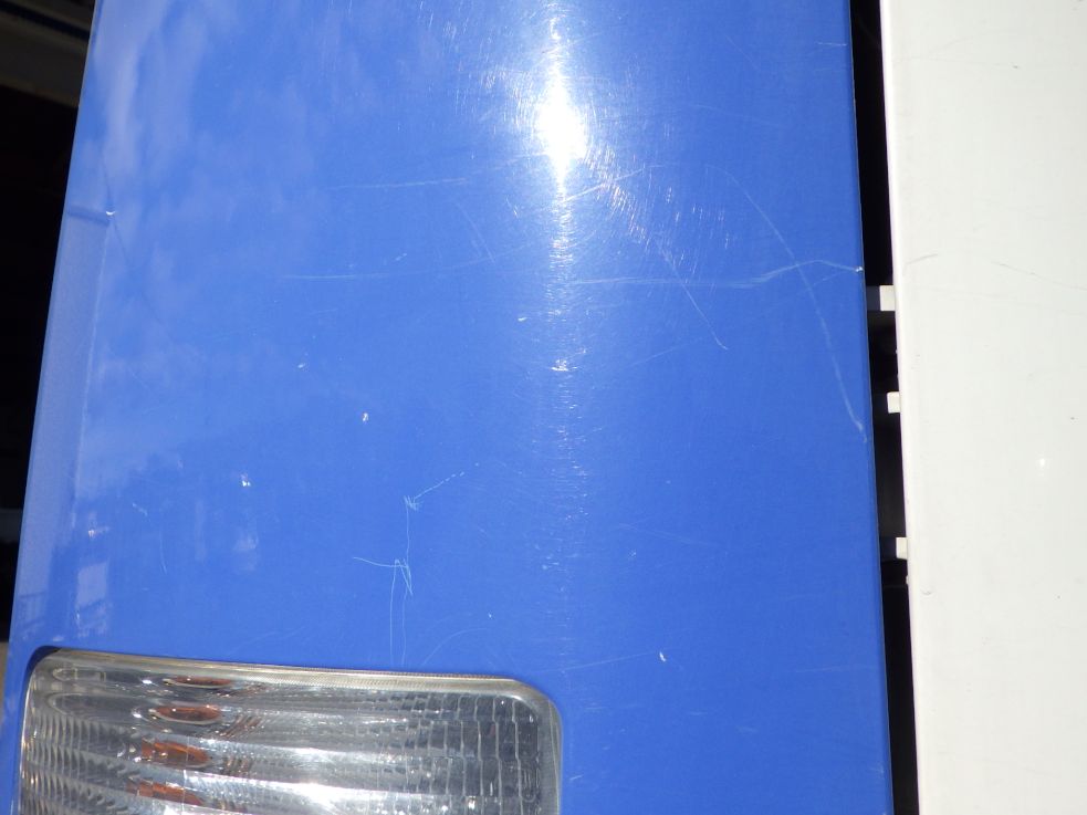 左右のコーナーパネルにキズがあります。|三菱 ファイター PDG-FK61Fの写真28