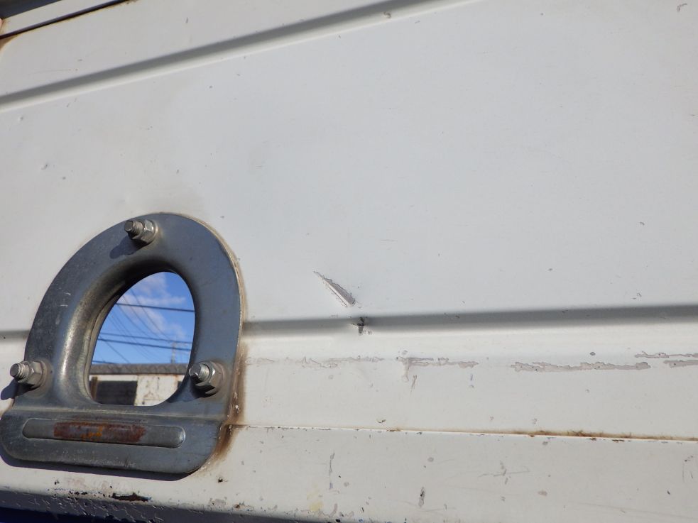 左右のアオリにキズ・サビ・ヘコミがあります。|三菱 ファイター PDG-FK61Fの写真33