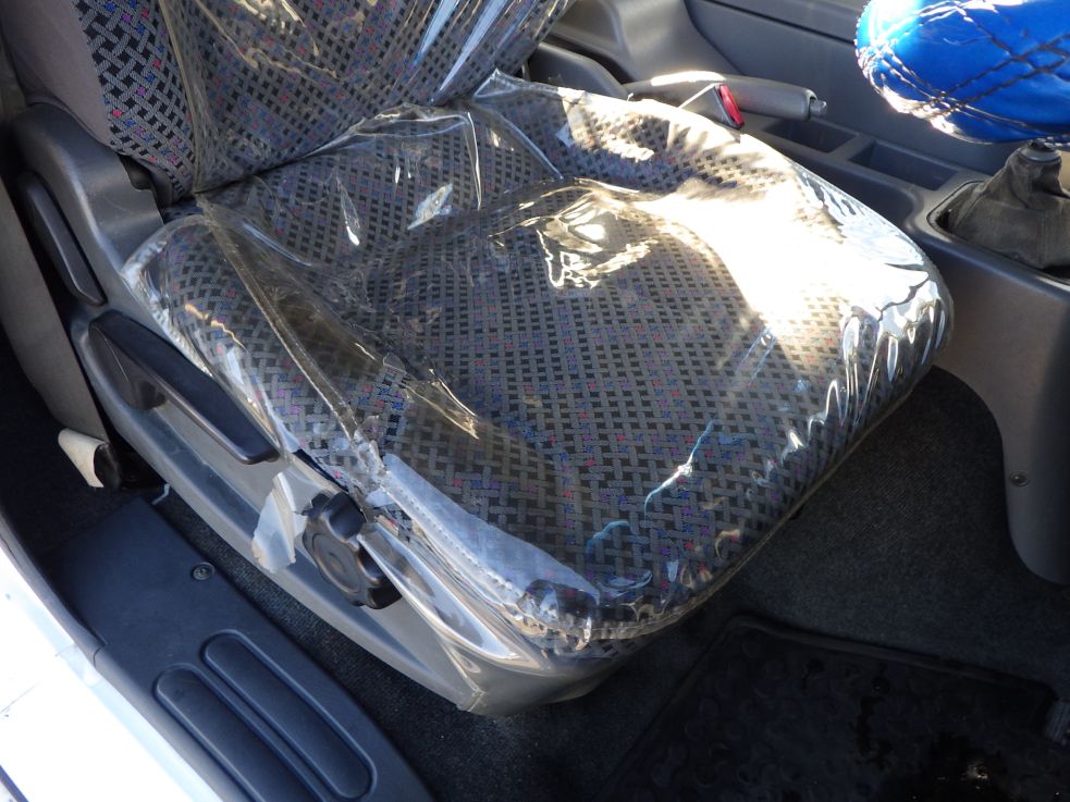 運転席座面にヘタリがあります。|三菱 ファイター PDG-FK61Fの写真45