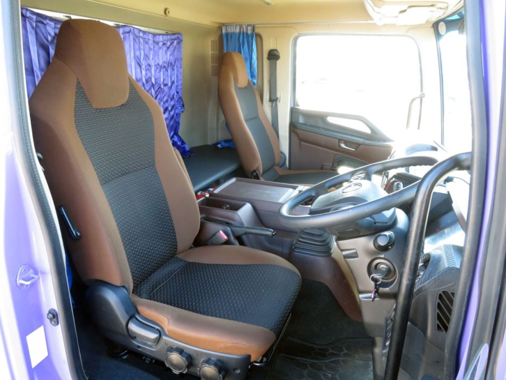 日野 レンジャー 2KG-FD2ABA(2WD)の写真6